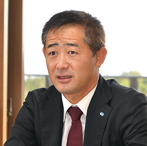 支配人 久留島 栄二さま