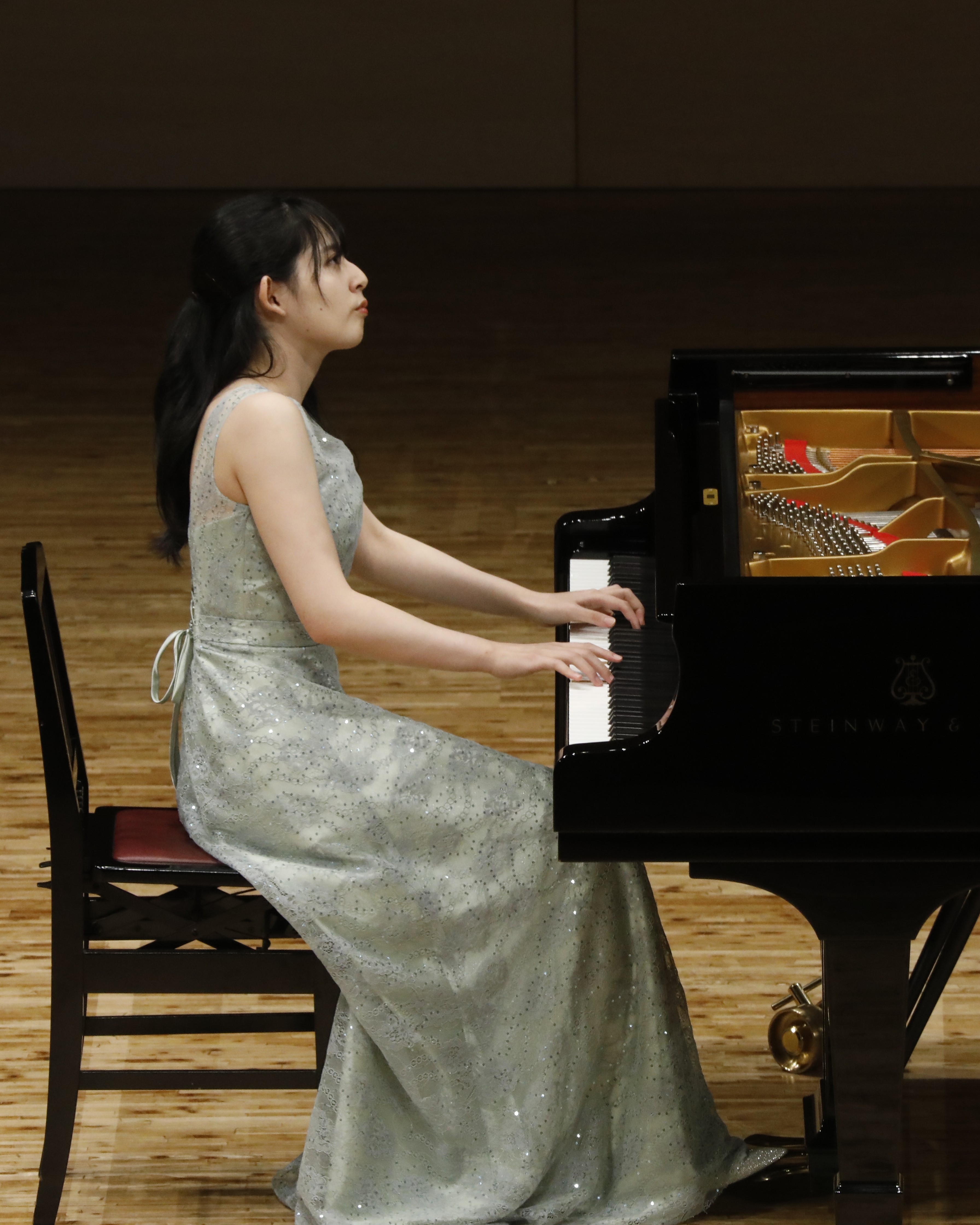 写真　髙尾　真菜(ピアノ)