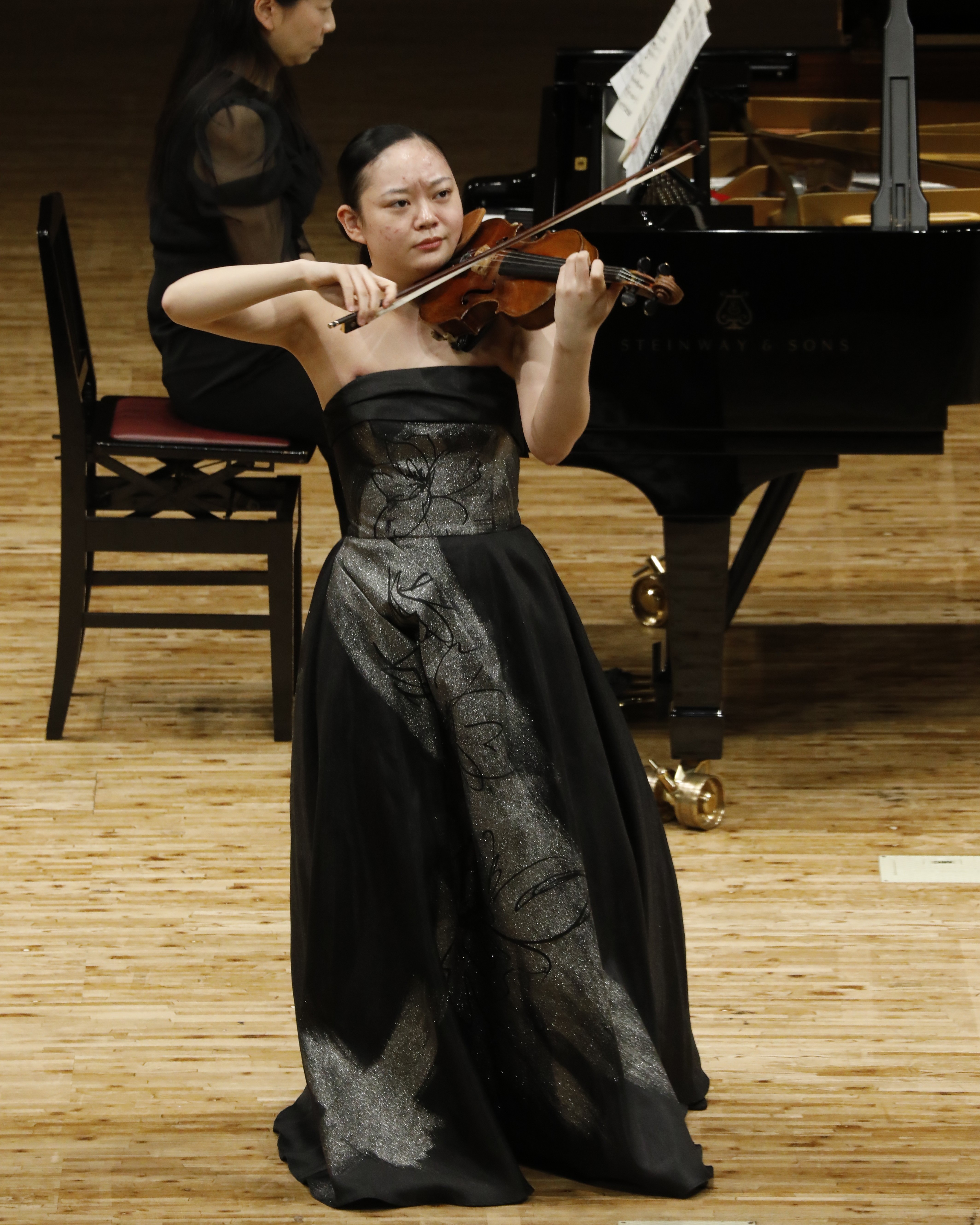 写真　杉谷　歩の佳(ヴァイオリン)