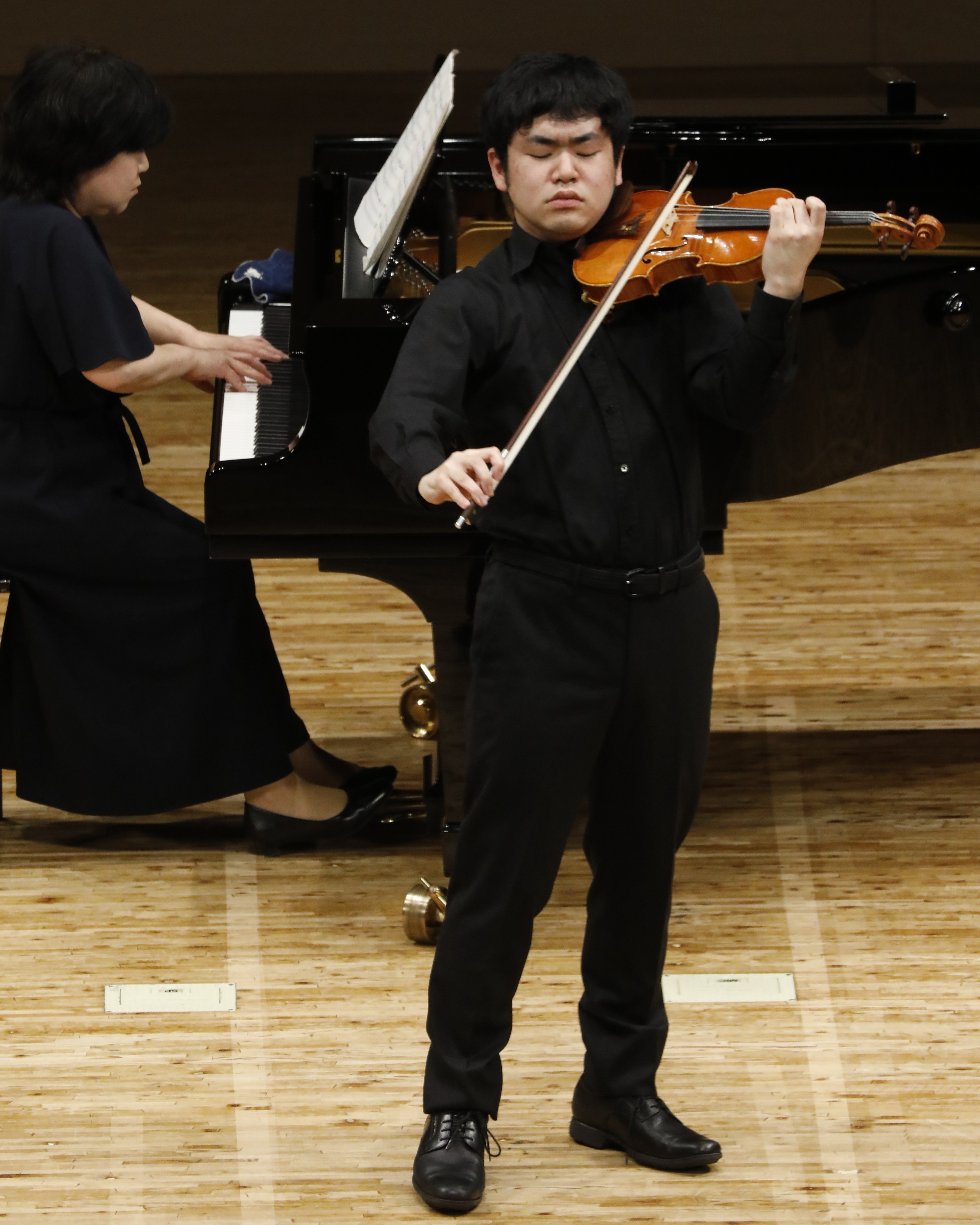 写真　中村　僚太(ヴァイオリン)