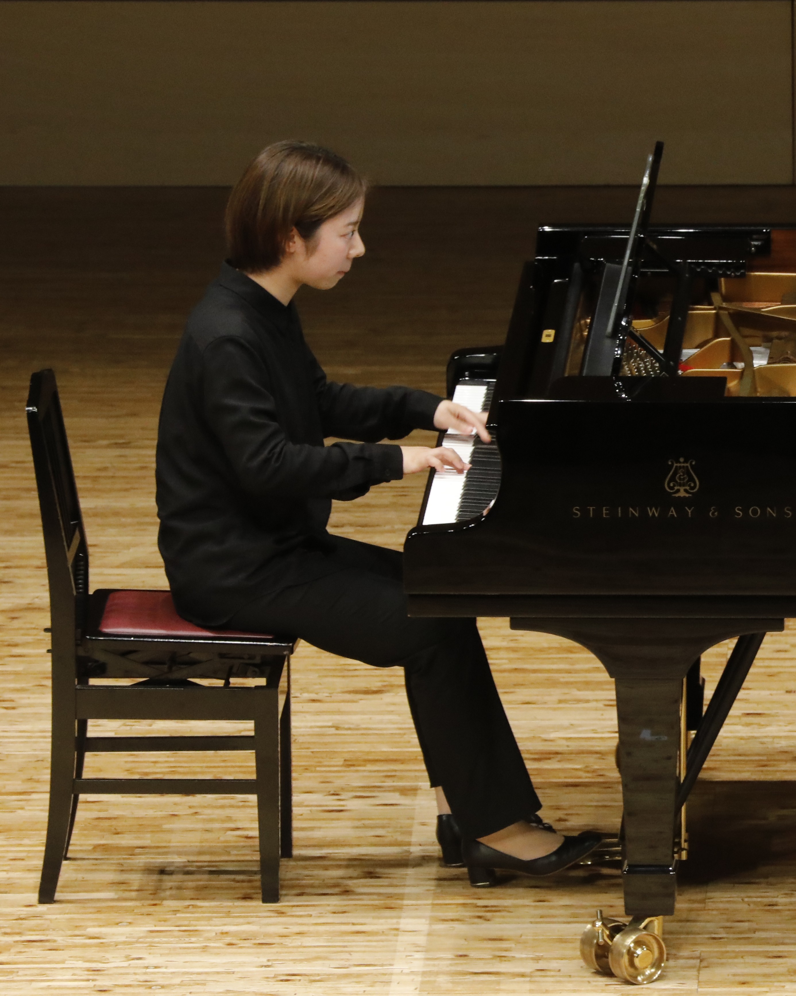 写真　半田　珠璃(ピアノ)